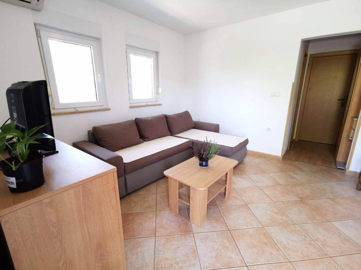 Apartment Dundo In Quiet Green Area Μεντουλίν Εξωτερικό φωτογραφία