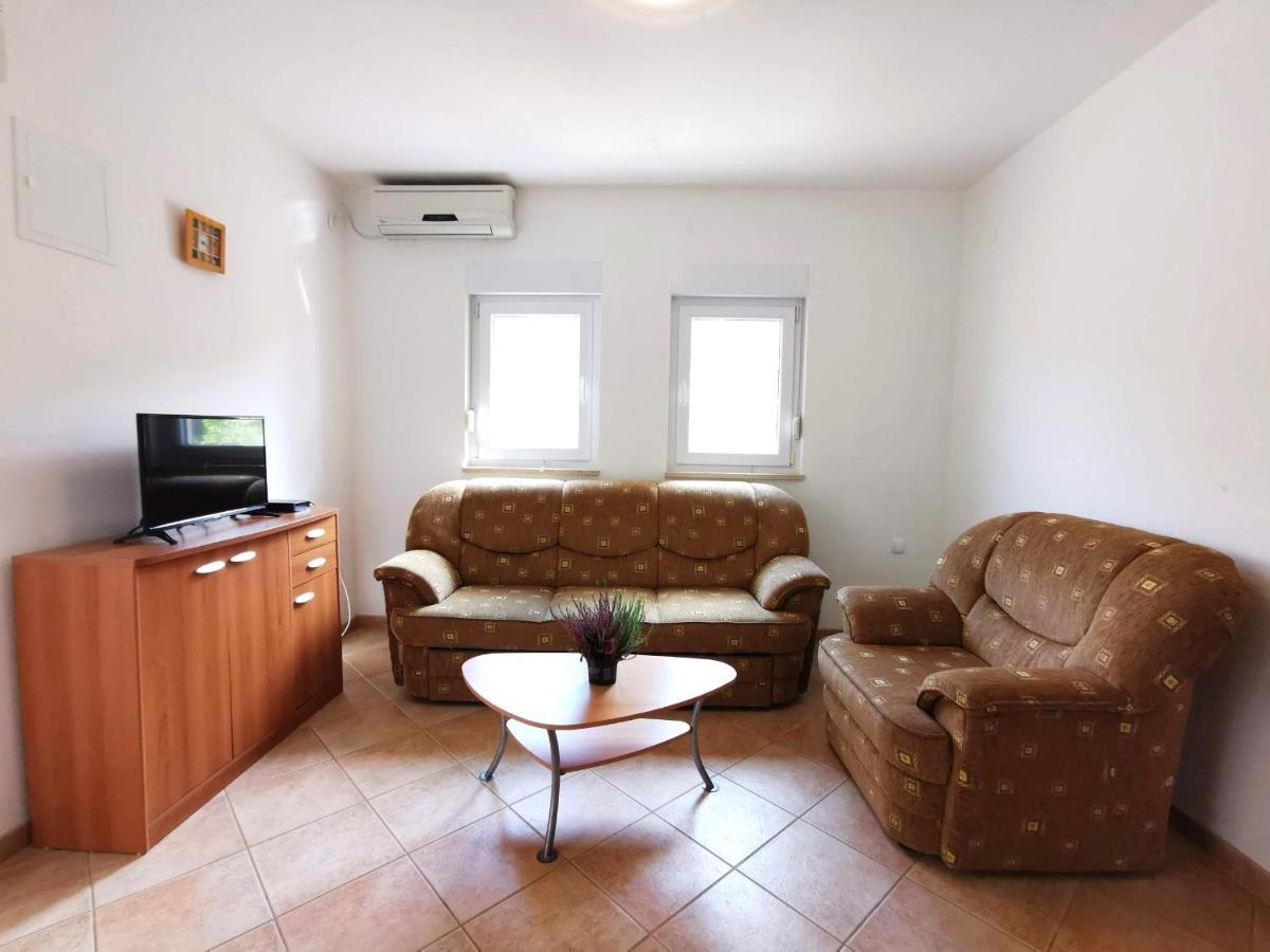 Apartment Dundo In Quiet Green Area Μεντουλίν Εξωτερικό φωτογραφία