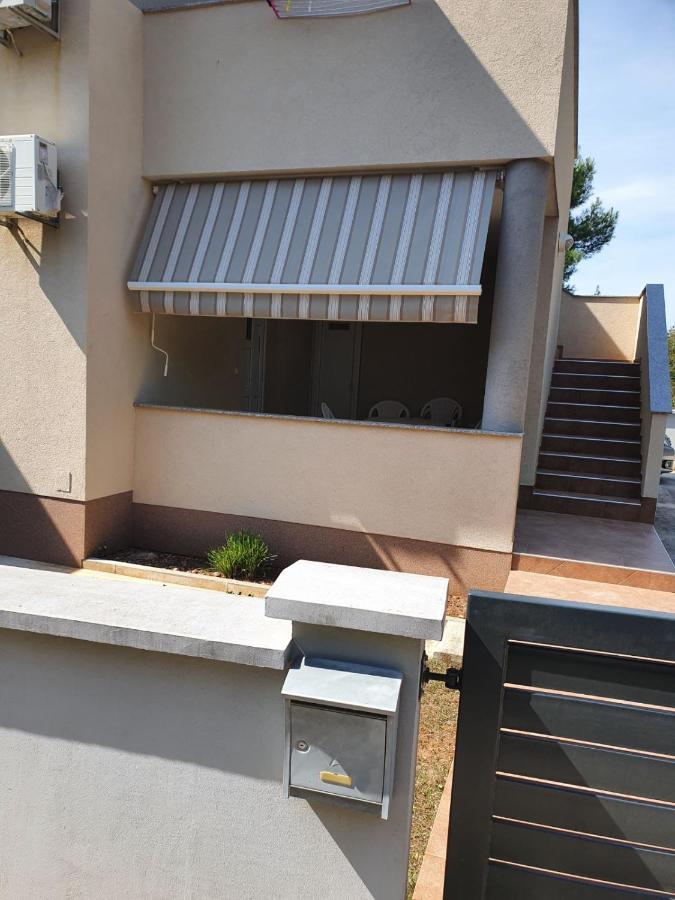 Apartment Dundo In Quiet Green Area Μεντουλίν Εξωτερικό φωτογραφία